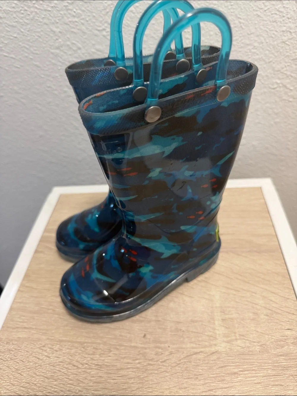 Western Chief Kids Blue Camo Rain Boots with Teal Handles